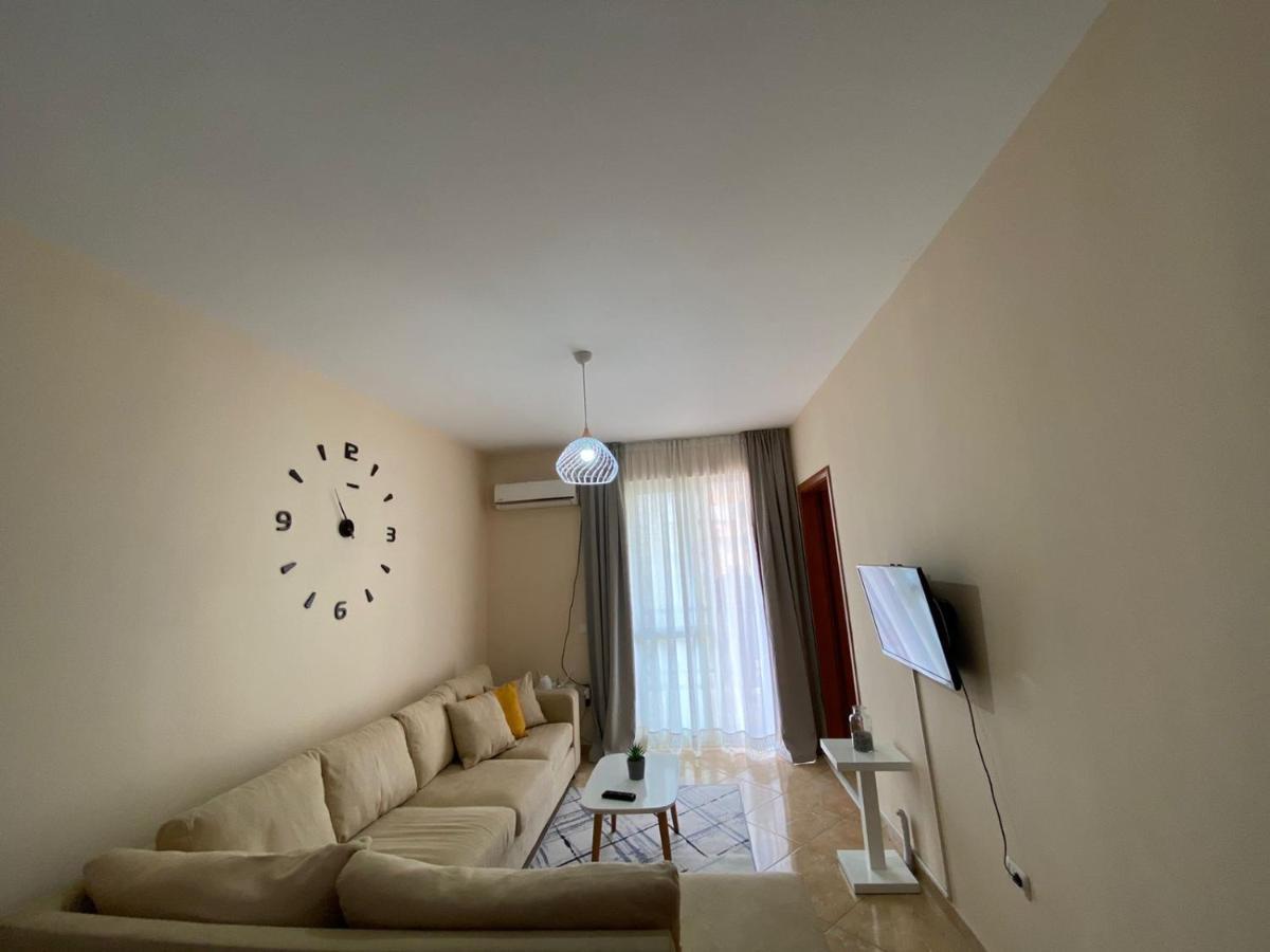 Chlo Apartment 2 Tirana Exterior photo